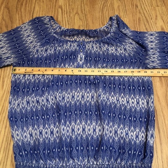 Lightweight pullover women’s blouse Sheer Smocked Waist Quarter sleeves - Picture 6 of 9